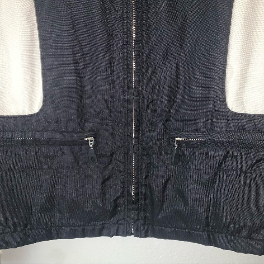 Size Medium - Women’s Authentic Vintage Harley Davidson Jacket - Picture 3 of 9
